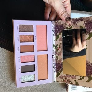 Seraphine Botanicals eyeshadow and blush palette